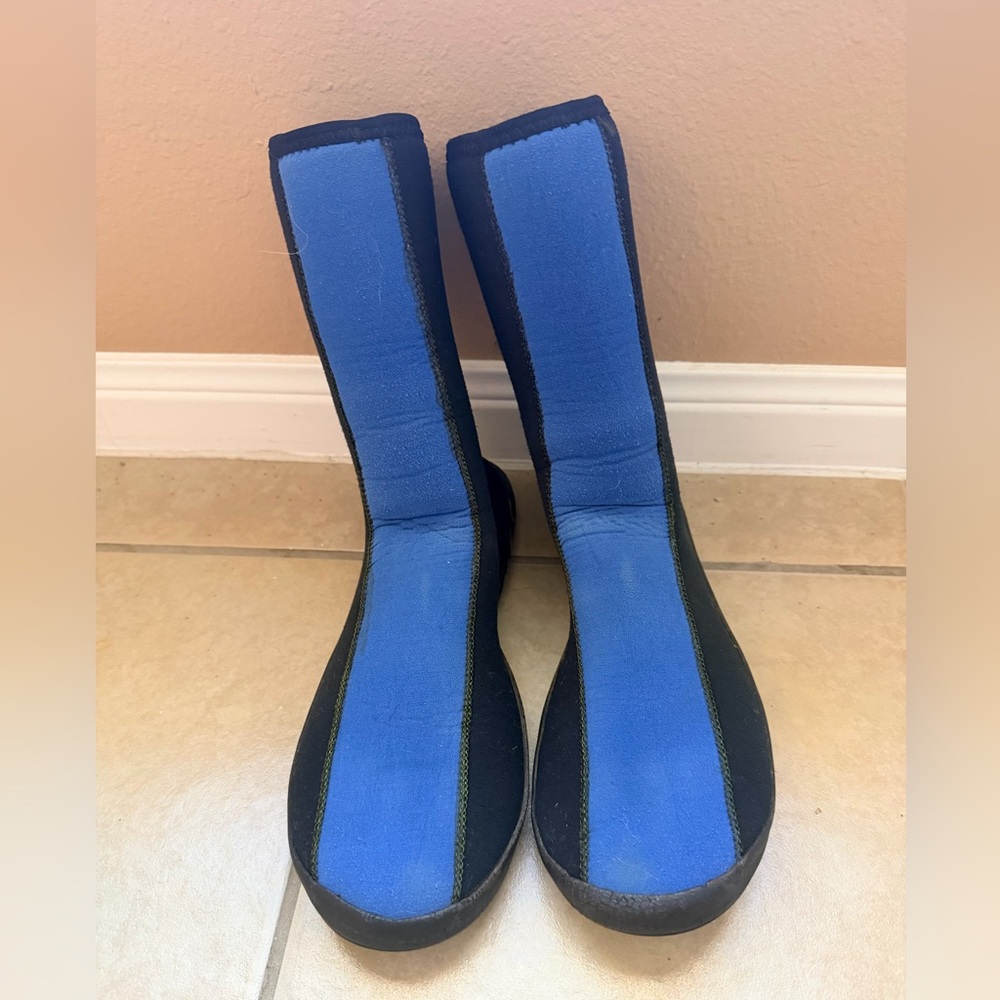 Blue and Black scuba pro  Neoprene Boots